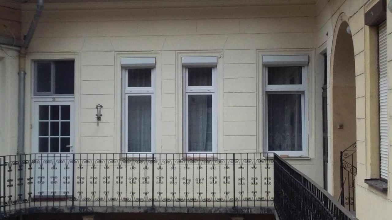 Julia Apartman. Budapest Luaran gambar