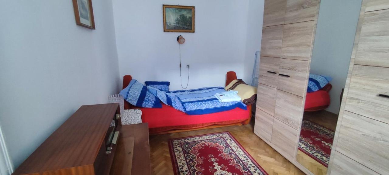 Julia Apartman. Budapest Luaran gambar